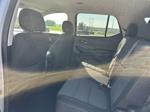 Certified 2021 Chevrolet Traverse LS FWD image 17