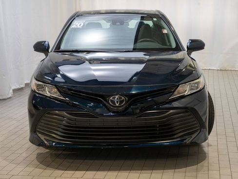 Used 2020 Toyota Camry LE image 2