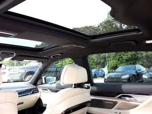 Used 2020 BMW 740i w/ M Sport Package RWD image 29