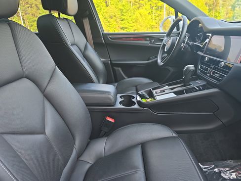 Used 2022 Porsche Macan S AWD/4WD image 10