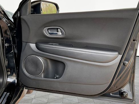 Used 2018 Honda HR-V EX image 27