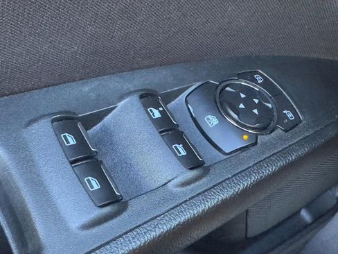 Used 2018 Ford Fusion SE w/ Fusion SE Technology Package image 22