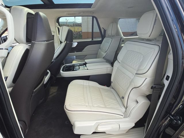Used 2024 Lincoln Navigator L Black Label AWD/4WD image 23