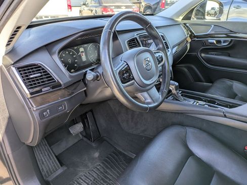 Used 2018 Volvo XC90 T6 Momentum w/ Convenience Package image 10