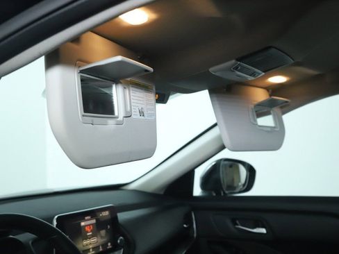 Certified 2025 Nissan Rogue SV image 19