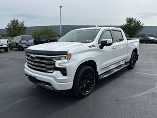 Used 2022 Chevrolet Silverado 1500 High Country AWD/4WD video 3