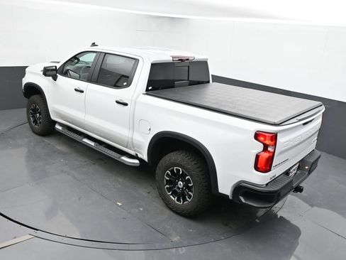 Used 2024 Chevrolet Silverado 1500 ZR2 w/ Technology Package AWD/4WD image 17