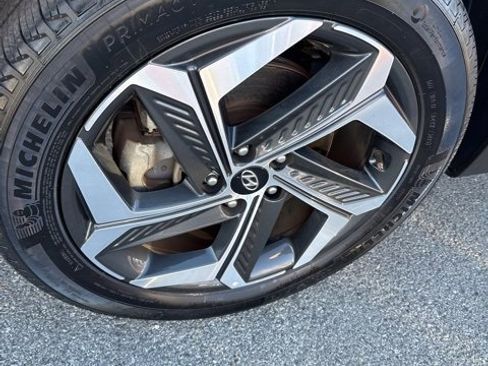 Used 2024 Hyundai Tucson Limited image 11