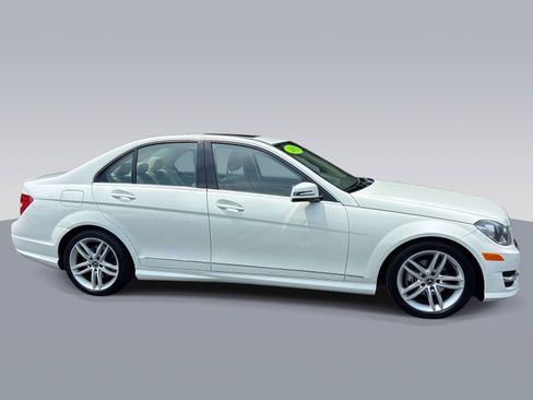 Used 2012 Mercedes-Benz C 300 4MATIC Sedan image 2