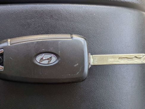 Certified 2023 Hyundai Santa Fe SE image 32