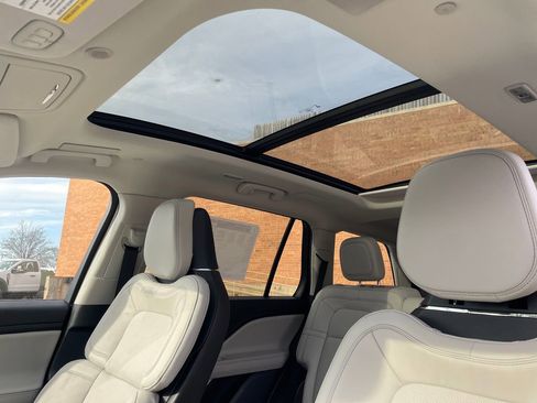 New 2026 Lincoln Aviator Reserve image 16