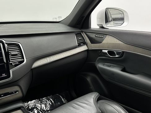 Used 2022 Volvo XC90 T6 Inscription w/ Advanced Package image 28