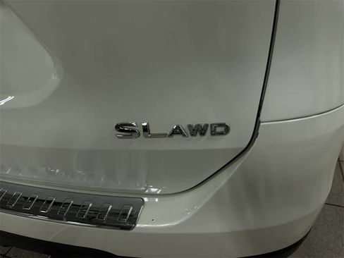 Used 2015 Nissan Rogue SL w/ SL Premium Package image 28