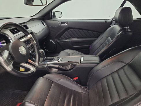 Used 2013 Ford Mustang Premium image 17