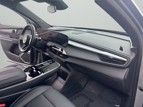 Used 2025 Buick Enclave Preferred image 21