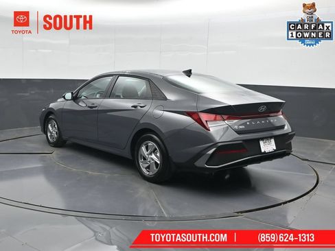 Used 2025 Hyundai Elantra SE FWD image 8