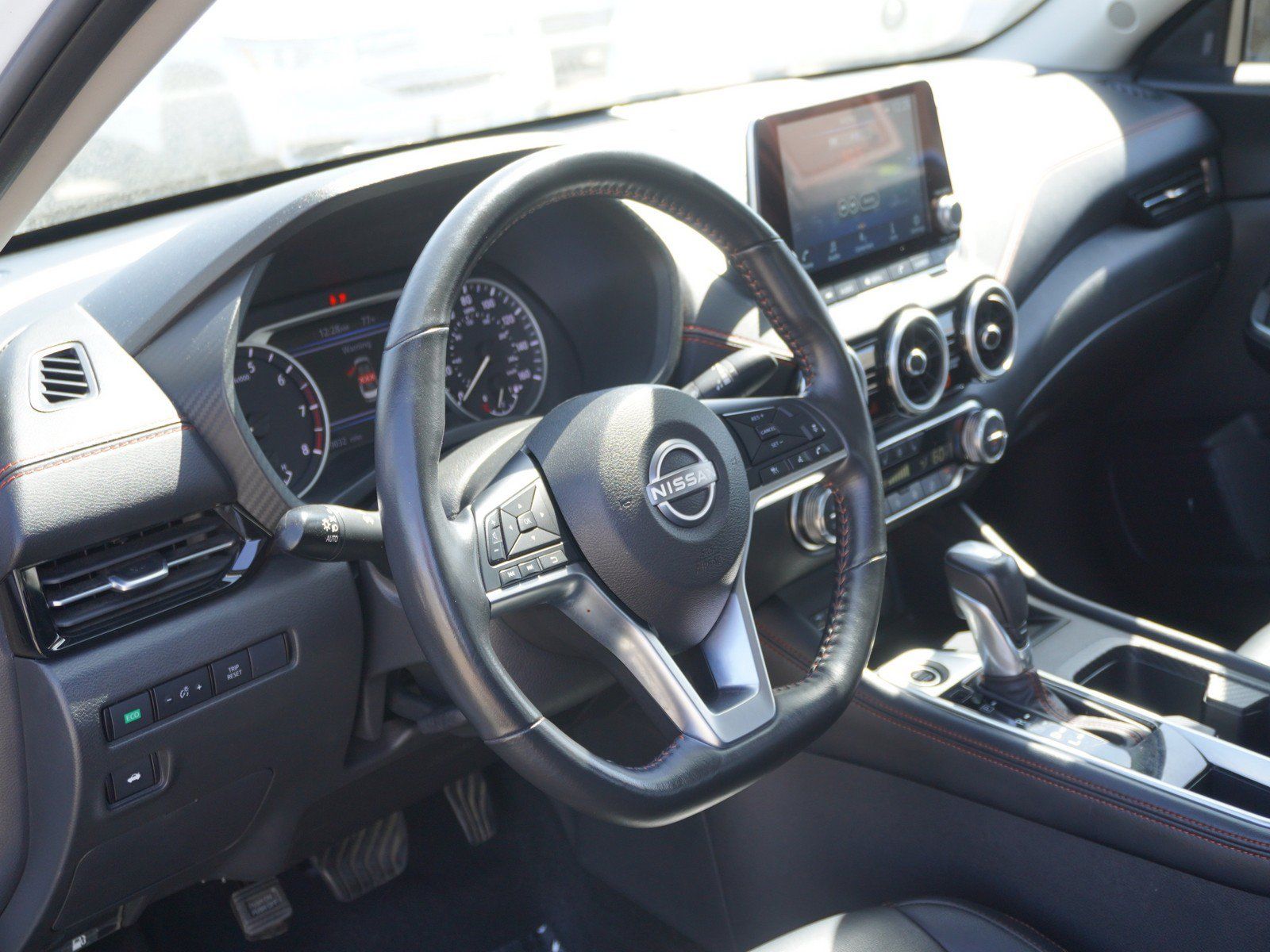 Used 2025 Nissan Sentra SR w/ SR Premium Package FWD image 19