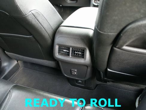 Used 2023 GMC Terrain SLT image 31