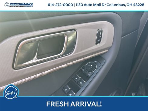 Used 2025 Ford Explorer Active w/ Active Comfort Package image 17