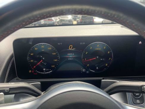 Used 2021 Mercedes-Benz GLB 250 image 24