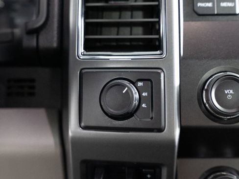 Used 2019 Ford F250 XLT image 32