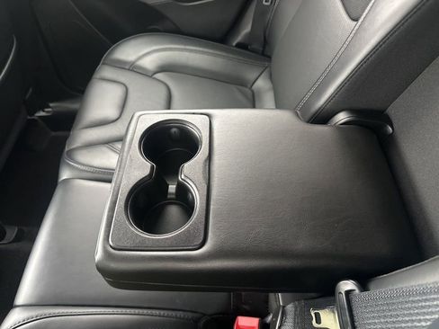 Used 2021 Jeep Cherokee Limited image 31