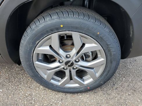 Used 2024 Kia Seltos LX AWD/4WD image 27