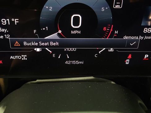 Used 2025 GMC Yukon XL AT4 w/ AT4 Premium Package AWD/4WD image 2