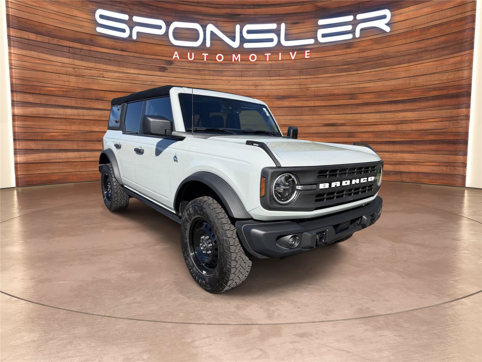 Used 2023 Ford Bronco Black Diamond AWD/4WD image 9