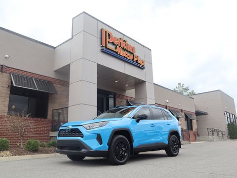Used 2019 Toyota RAV4 LE image 30