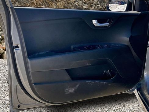 Used 2023 Kia Rio S w/ Technology Package image 18