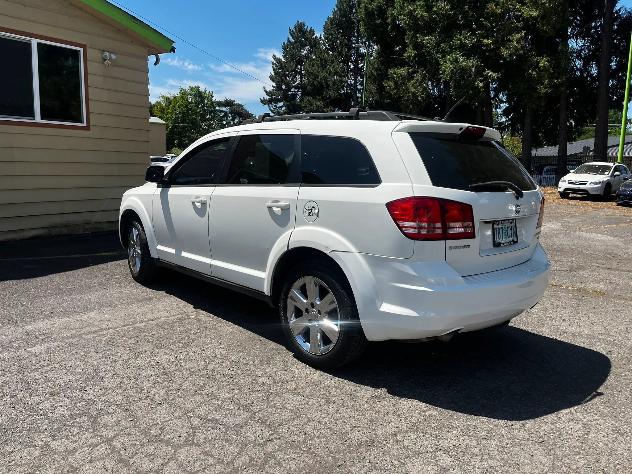 Used 2009 Dodge Journey SXT w/ Chrome Appearance Group FWD image 5