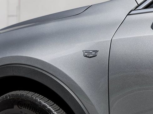 Used 2025 Cadillac XT4 Premium Luxury image 13