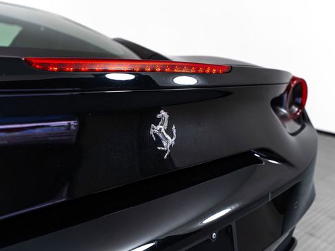 Certified 2019 Ferrari 488 GTB RWD image 18