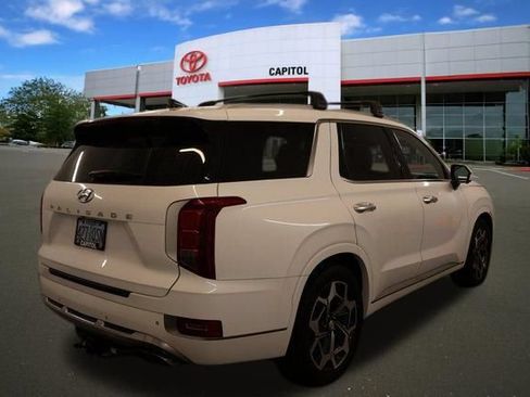 Used 2022 Hyundai Palisade Calligraphy w/ Cargo Package FWD image 3
