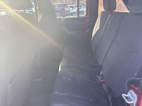 Used 2013 Jeep Wrangler Unlimited Sport image 11