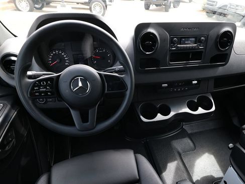 Used 2022 Mercedes-Benz Sprinter 3500 image 19