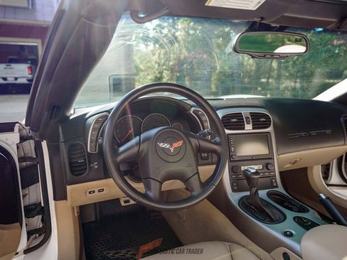 Used 2005 Chevrolet Corvette Convertible w/ Preferred Equipment Group RWD image 29