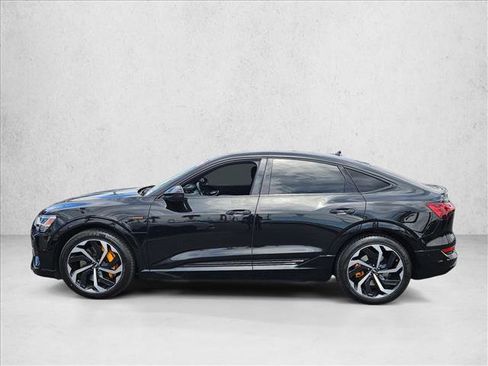 Used 2023 Audi e-tron Premium Plus w/ Premium Plus Package AWD/4WD image 8