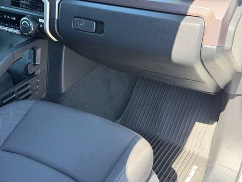 Used 2025 Toyota Tacoma SR5 AWD/4WD image 20