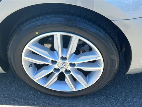 Used 2015 Toyota Avalon XLE Premium FWD image 6
