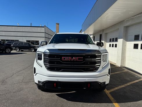 Used 2024 GMC Sierra 1500 AT4 w/ Technology Package image 3