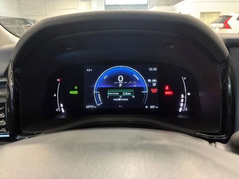 Used 2025 Toyota Camry LE FWD image 40