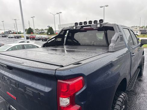 Used 2022 Chevrolet Silverado 1500 RST w/ Z71 Off-Road Package AWD/4WD image 4
