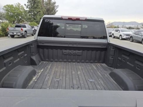 Used 2025 GMC Sierra 2500 Denali Ultimate image 10