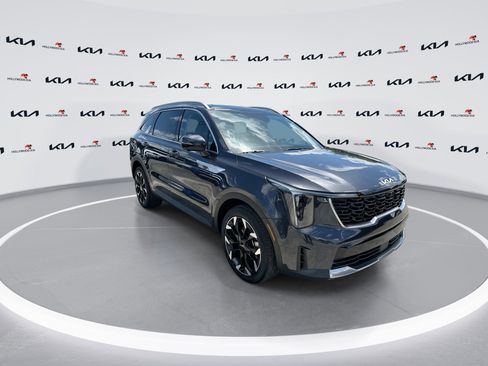 Certified 2025 Kia Sorento SX FWD image 2