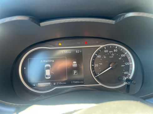 Used 2025 Nissan Versa SV FWD image 37