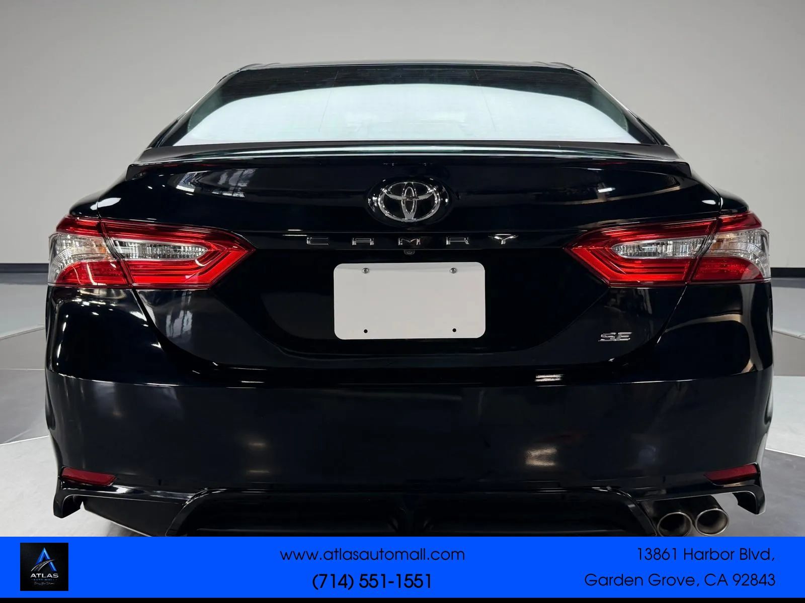 Used 2018 Toyota Camry SE w/ Moonroof Package FWD image 5