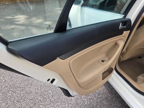 Used 2007 Volkswagen Jetta Wolfsburg Edition FWD image 32