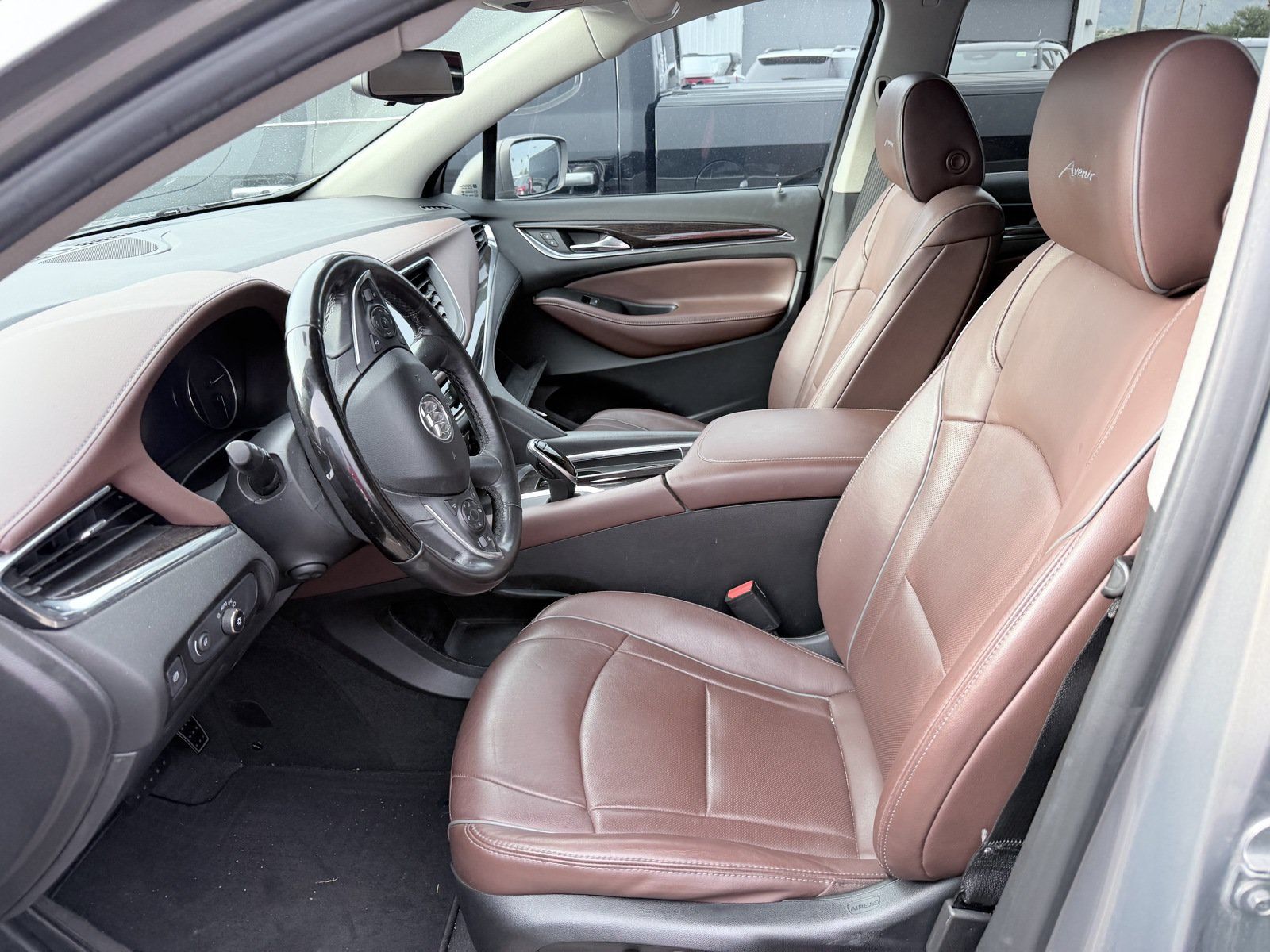 Used 2019 Buick Enclave Avenir w/ Avenir Technology Package AWD/4WD image 2